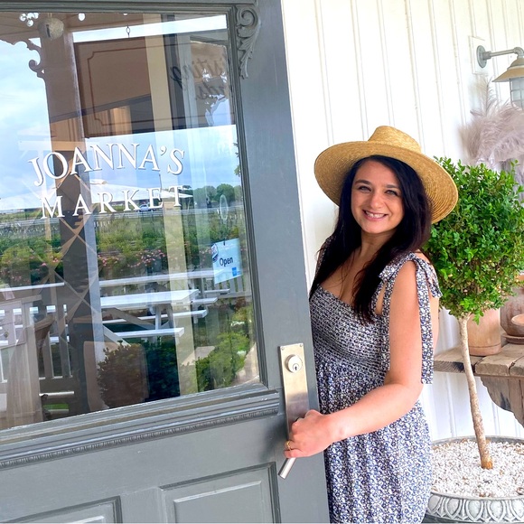 Meet your Posher, Joanna - Picture 1 of 1